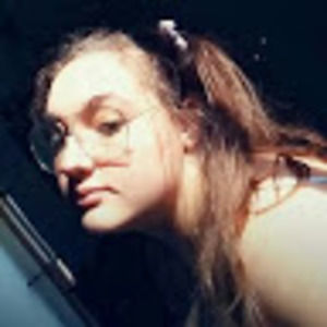 Meet your Posher, Chloe